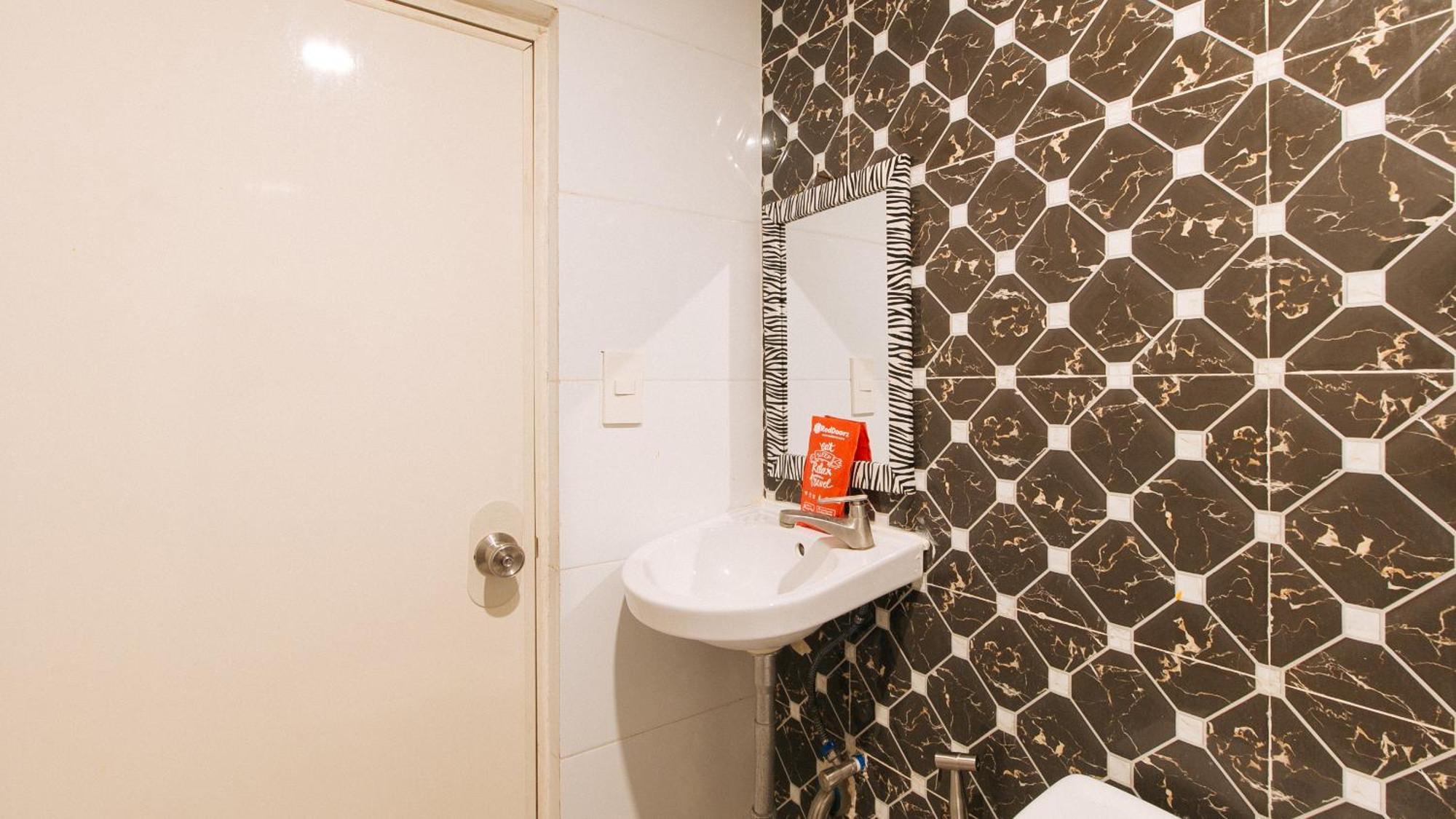 Reddoorz @ Piy Margal Sampaloc Manila Hotel Екстериор снимка